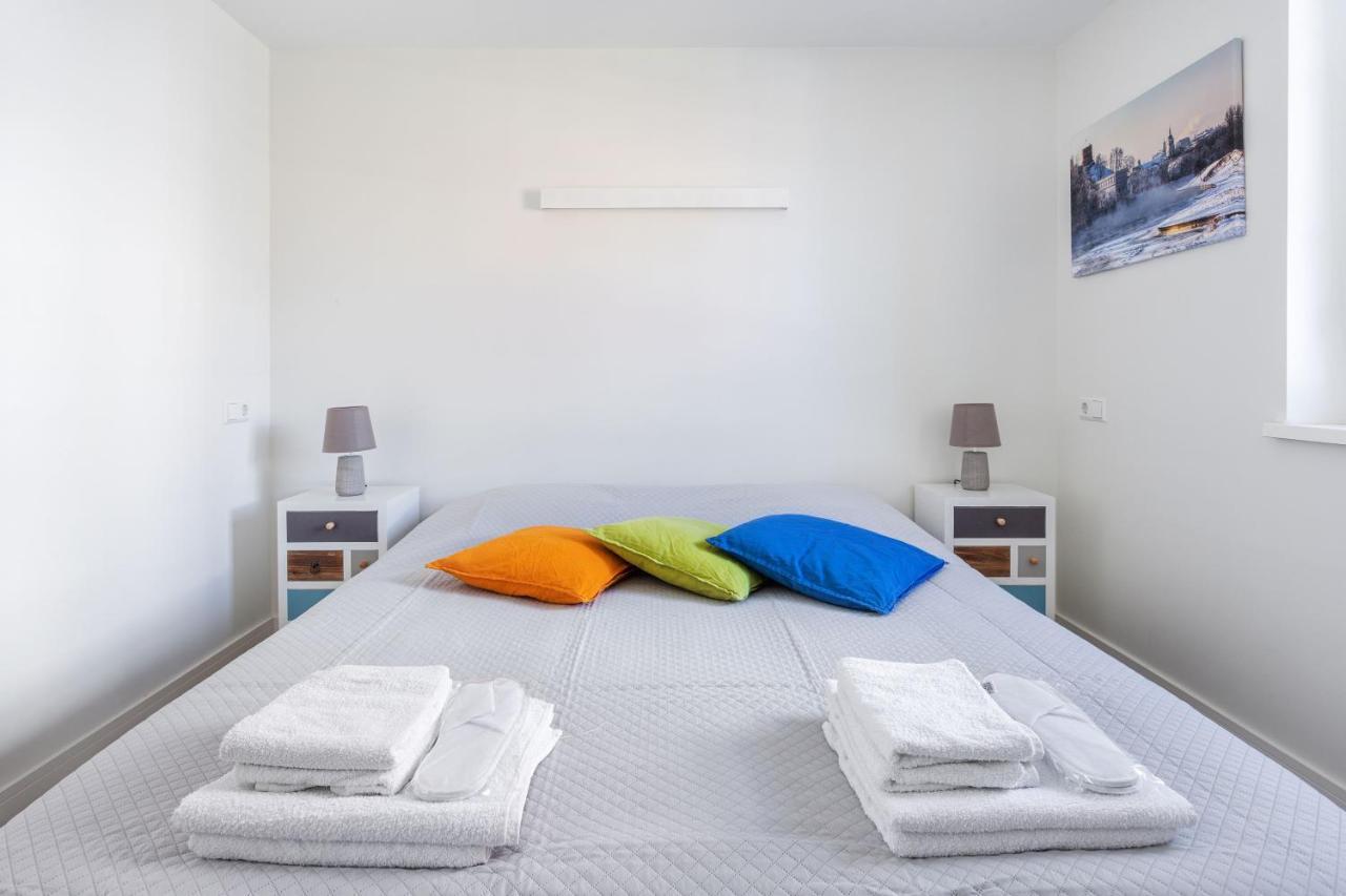 3 Bedroom Apartment 24H Self Check In, Free Parking, Ac, Fireplace Wilno Zewnętrze zdjęcie